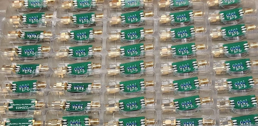 Режекторний фільтр з SMA-штекерами для FPV-відеоприймачів 1,2 / 1,3 / 2,4 ГГц, що пригнічує сигнали дистанційного керування TBS Crossfire, ELRS, R9, DragonLink тощо (P/N: 220403).